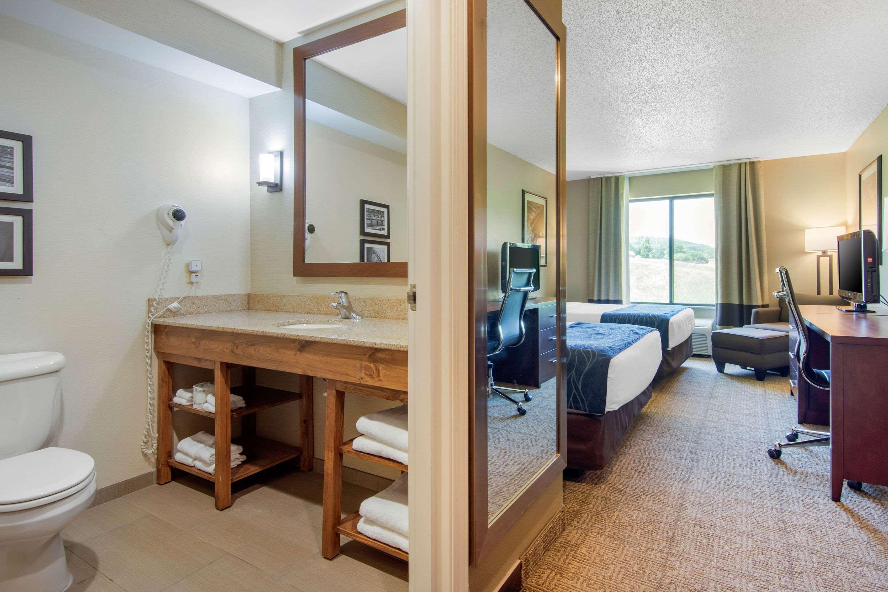 Comfort Inn & Suites Cooperstown - Milford Eksteriør billede
